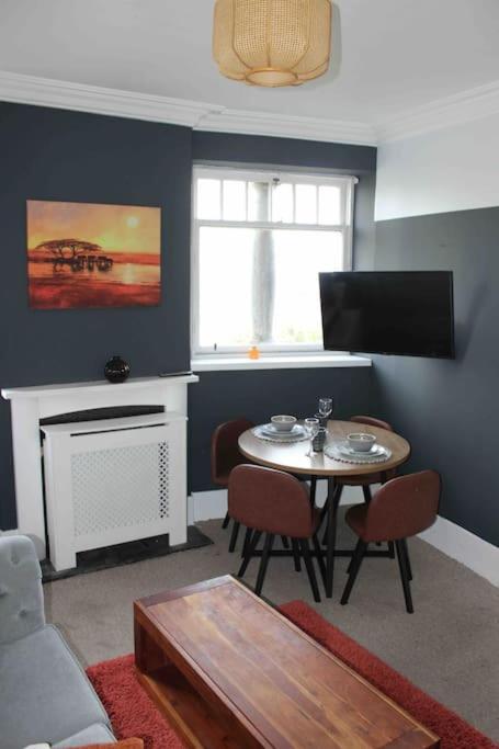 Executive Top Floor 1 Bedroom Apartment Aberdeen Extérieur photo