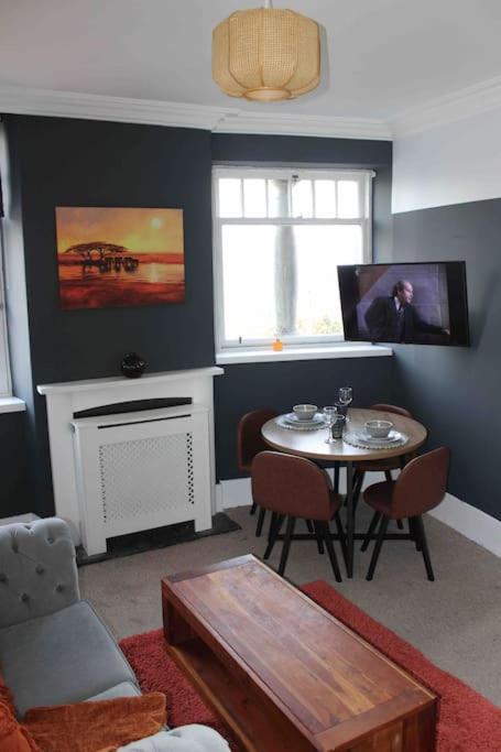 Executive Top Floor 1 Bedroom Apartment Aberdeen Extérieur photo